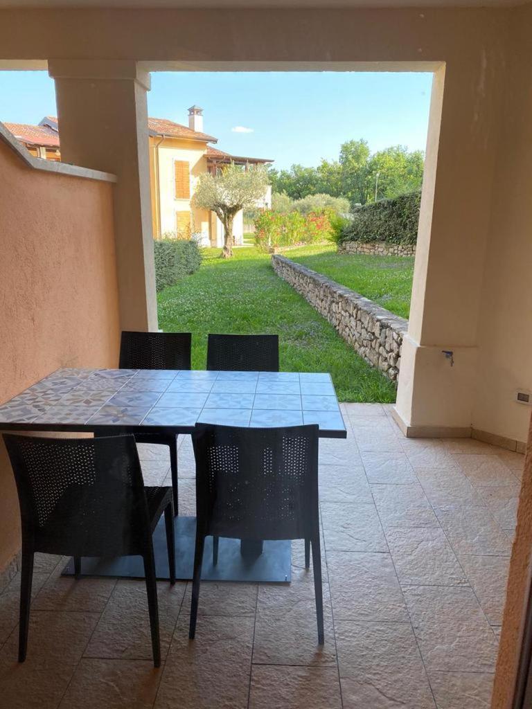The Flowers - Apartments With Private Garden In Residence With Pool Manerba del Garda Exterior foto