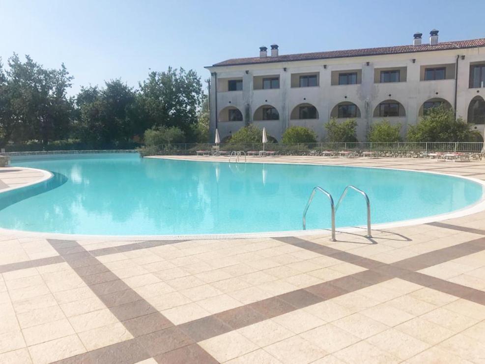 The Flowers - Apartments With Private Garden In Residence With Pool Manerba del Garda Exterior foto